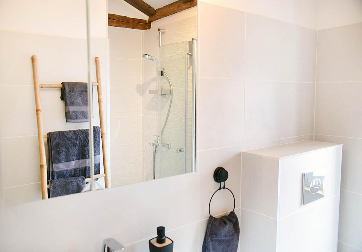 Apartment D & Studio L Dobrinj エクステリア 写真