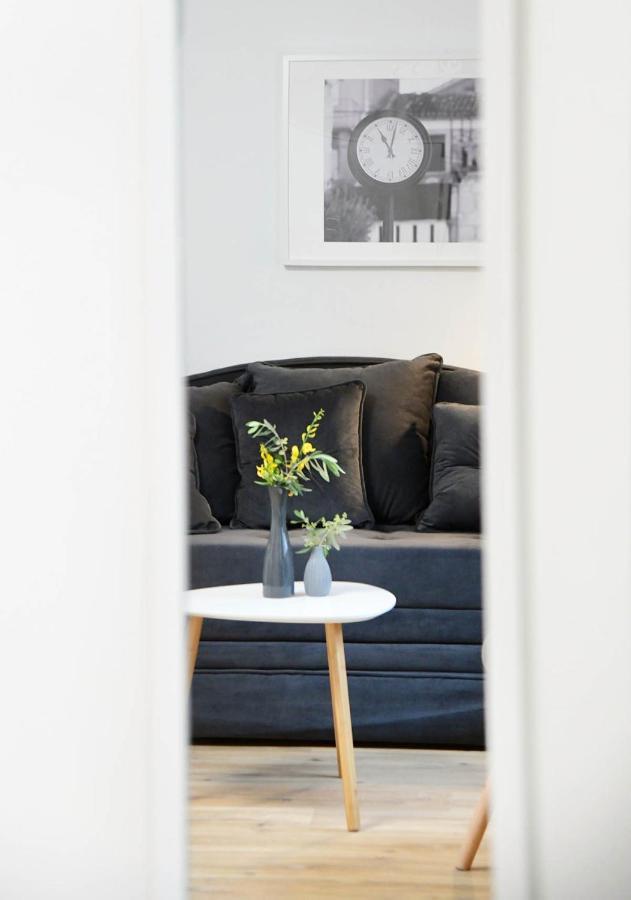 Apartment D & Studio L Dobrinj エクステリア 写真