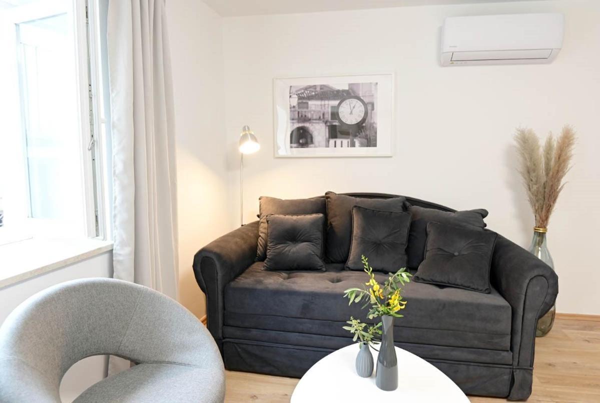Apartment D & Studio L Dobrinj エクステリア 写真
