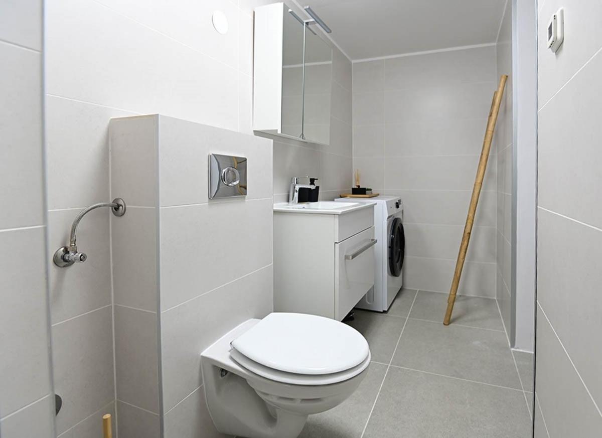 Apartment D & Studio L Dobrinj エクステリア 写真